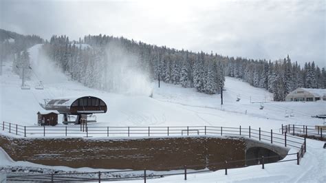 Opening day at Arizona Snowbowl: Ski resort in Flagstaff gets nearly 2 feet of snow