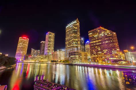 Downtown tampa at night : tampa