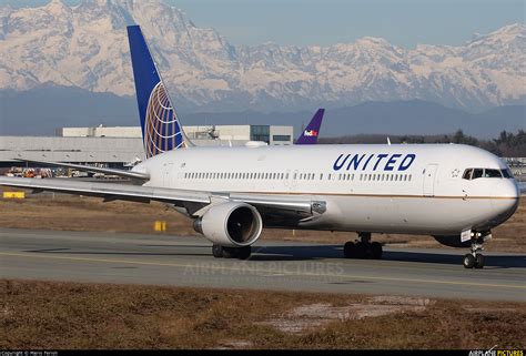 N666UA - United Airlines Boeing 767-300 at Milan - Malpensa | Photo ID 852063 | Airplane ...