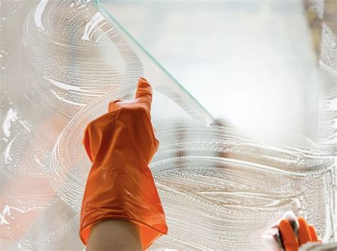 The Ultimate Guide to Using Squeegees for Cleaning | Cleanipedia PH