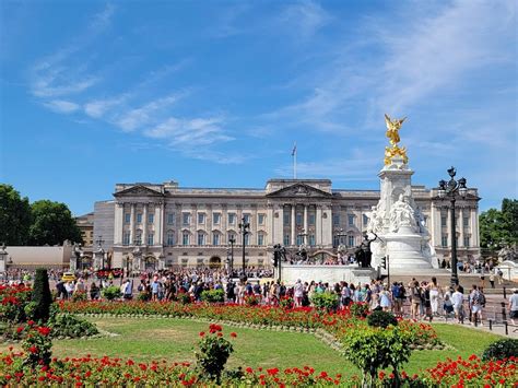 Best Buckingham Palace Tours for 2025 – Book Now