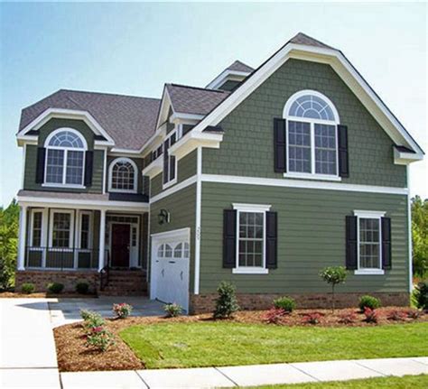 40 Exterior House Colors With Brown Roof - ROUNDECOR | Green house exterior, Exterior house ...