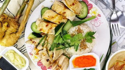 Hainanese chicken rice featured image - Taste Of Asian Food