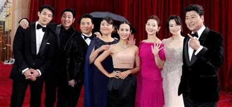 'Parasite' cast hits the 'Oscars' red carpet - KpopHit - KPOP HIT