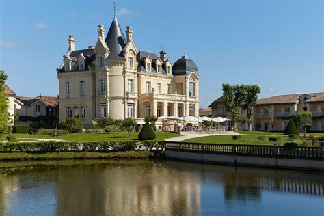 A Romantic Wedding at a Chateau in the South of France | St emilion ...