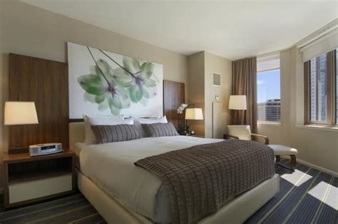 Deluxe King Guestroom - Picture of Fairmont Chicago Millennium Park, Chicago - TripAdvisor