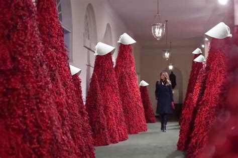 Melania Trump’s 2018 Christmas decorations are a horror meme yet again ...