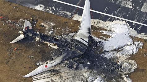 Safety experts eye carbon-composite fiber fuselage in Japan airliner fire