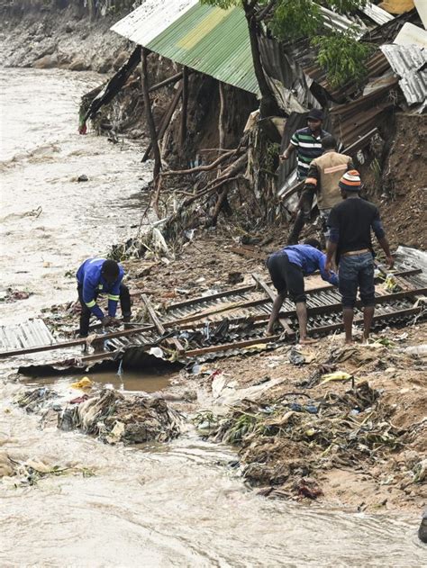 Hopes for survivors dwindle as Cyclone Freddy toll passes 300 in Malawi ...