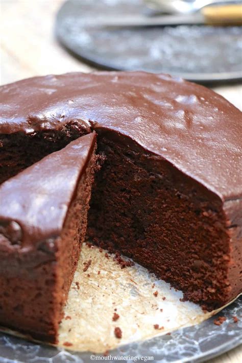 Easy Vegan Chocolate Cake - Mouthwatering Vegan