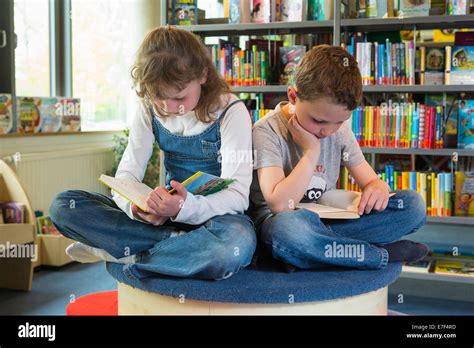 Library books children reading hi-res stock photography and images - Alamy