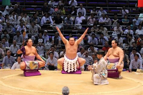 Sumo Wrestling Tournaments are Big on Ceremonies VIDEO