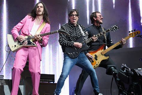 Weezer kündigen „Indie Rock Roadtrip“-Tour mit Modest Mouse, Spoon an