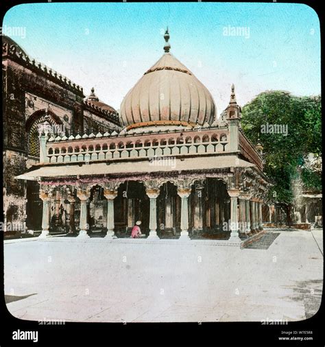 Tomb of Nizamuddin Auliya, Delhi, India, late 19th or early 20th ...