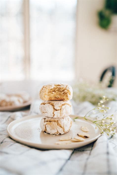 Italian Amaretti Cookies Recipe (Chewy And Easy To Make!)