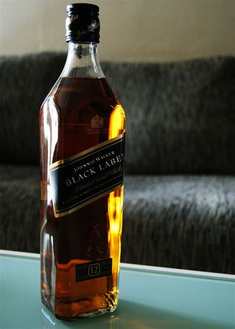 I.Z. RELOADED : DAILY ONLINE REFRESHMENTS: Exclusive pics of Johnnie Walker's updated Black ...