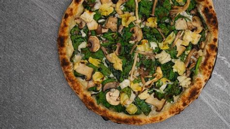 Spinach and Mushroom Pizza Recipe - Awesome Cuisine