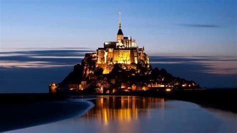 Charming hotel in Mont Saint-Michel and its abbey | Tourist stay in ...