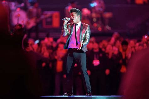 Bruno Mars delivers red hot set at Super Bowl