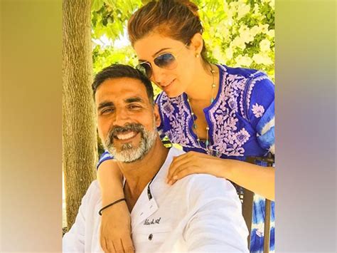 Akshay Kumar wishes wife Twinkle Khanna on their 22nd wedding anniversary