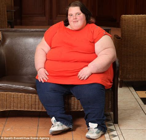 Living Not Existing : Britain's Fattest teen :Gains all her Weight back ...