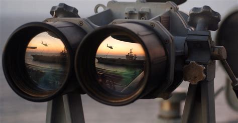 Binoculars vs Telescopes: When to Use Which? - OpticsMag