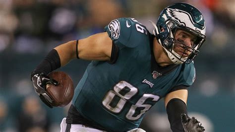 Is Zach Ertz playing on Monday night? Fantasy injury update for ...