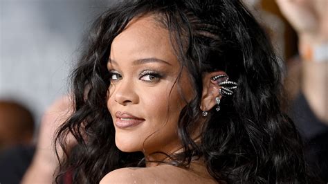 Rihanna Returns at the Super Bowl Halftime Show: What’s at Stake? - The ...