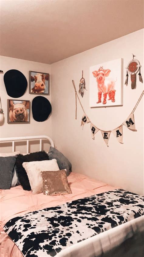 4 Cow Print Aesthetic Decor Ideas To Transform Your Room | Cowgirl room ...