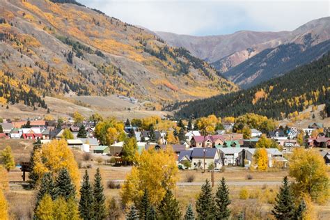 22 Best Mountain Towns in Colorado for a Cozy Getaway