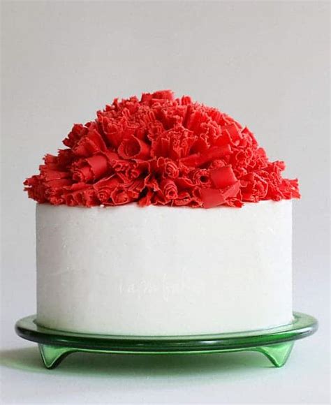 Chocolate Curls Christmas Cake | i am baker