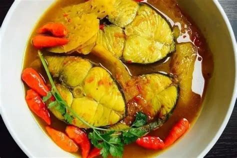 8 Resep Ikan Bumbu Kuning, Rasanya Tetap Gurih dan Nikmat! | Orami