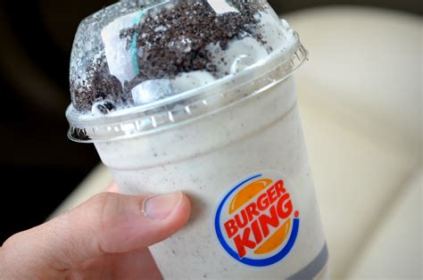 food and ice cream recipes: REVIEW: Burger King Oreo Shake