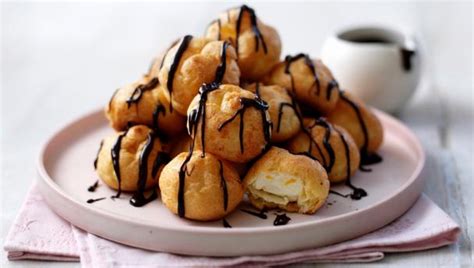 PROFITEROLES with CHOC SAUCE (120approx)-5x372g - Debriar