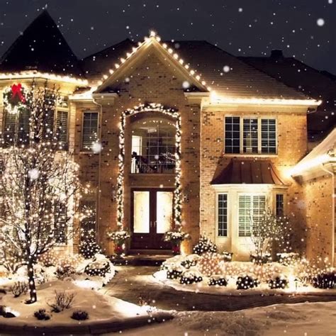 13 Outdoor Christmas Lights Ideas and Tips to Elevate Your Home