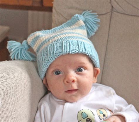 Susie F Handmade: New free pattern - Baby Tassels Hat | Baby hats knitting, Crochet baby hats ...