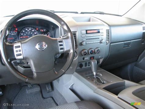 2006 Nissan titan interior