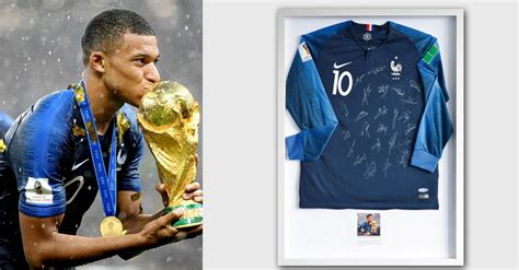 Kylian Mbappé's Shirt Signed by the Football World Champions