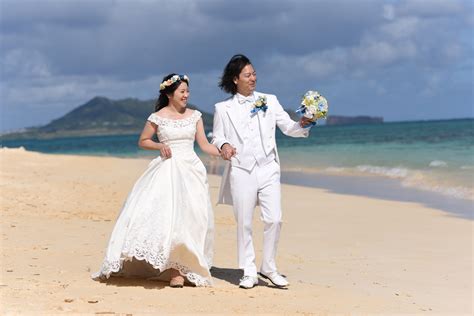 Hawaii Wedding Photos: Hawaii Wedding Photos at Lanikai Beach