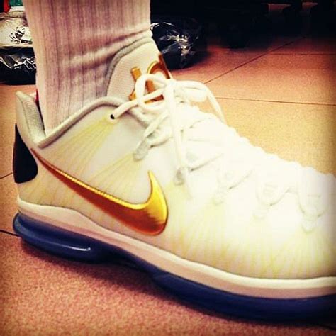 Nike KD V Elite – White/Metallic Gold – First Look | Best sneakers, Sneakers, Nike