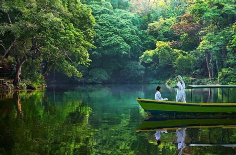 Cuma 3 Jam Dari Jakarta, Ini 5 Tempat Wisata Hits di Cirebon - Kanya.ID