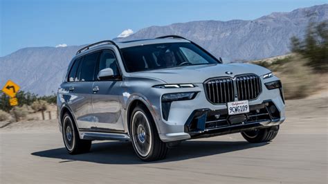 2023 BMW X7 facelift launched in India: Priced from Rs 1.22 crore - Car ...