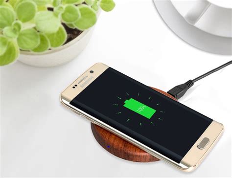 Qivv Wooden Wireless Smartphone Charger » Gadget Flow