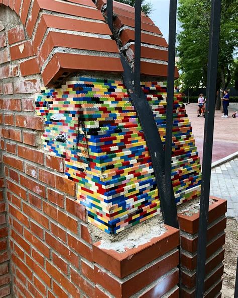 Lego – Let’s color the world! (2) | STREET ART UTOPIA