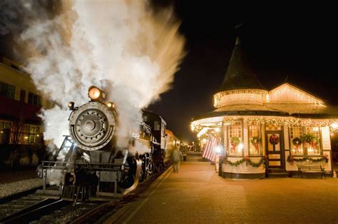 15 Best Polar Express Train Rides for Christmas 2019 - Locations of ...