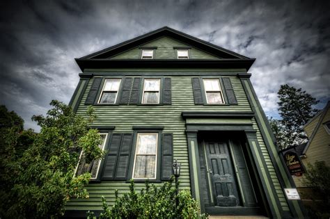 Podcast 167 – Halloween at the Lizzie Borden House – New England Legends