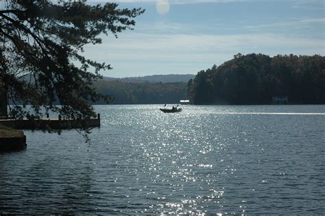 Lake Burton (Georgia) - Wikipedia