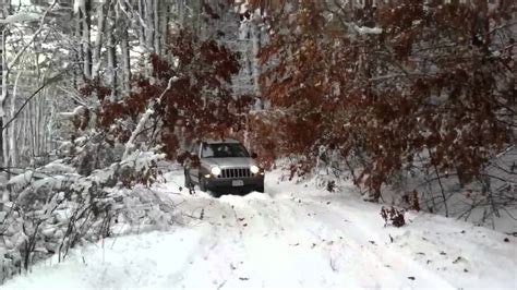 Jeep liberty in snow 2 - YouTube