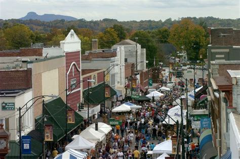 AUTUMN LEAVES FESTIVAL | Mount airy, Autumn leaves festival, Street view