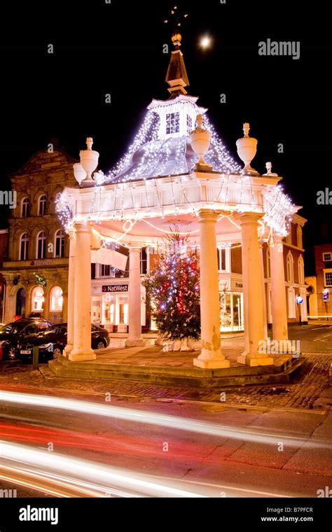 The Market Cross in Beverley, East Yorkshire, lit by Christmas lights Stock Photo - Alamy